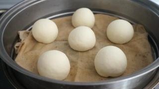 Polished 304 Stainless Steel Steamed Stuffed Bun Machine With Egg Filling 1